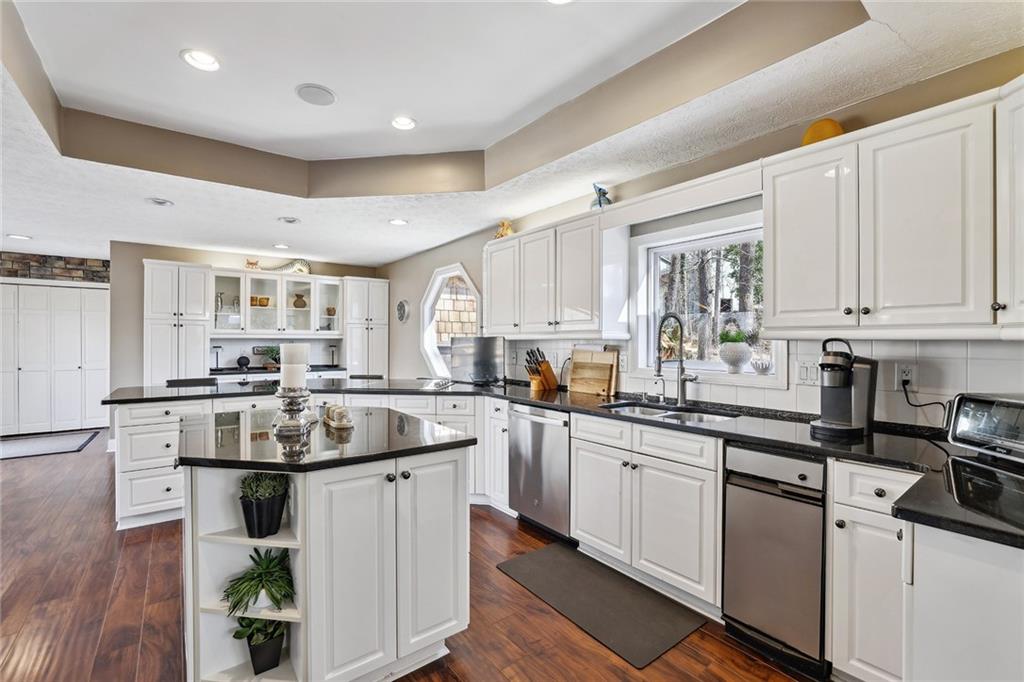 935 Pine Grove Pointe Drive