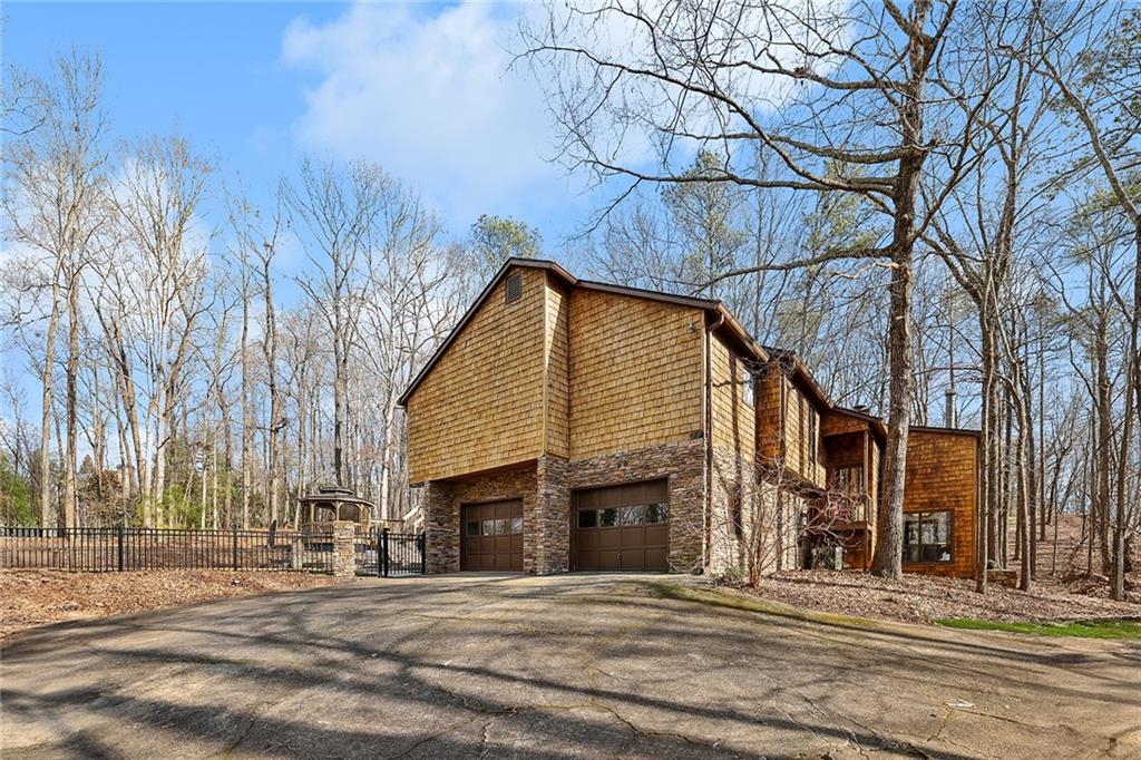 935 Pine Grove Pointe Drive