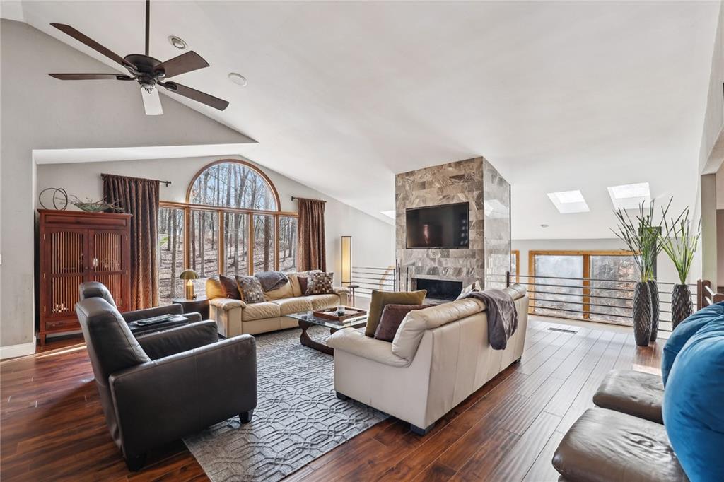 935 Pine Grove Pointe Drive