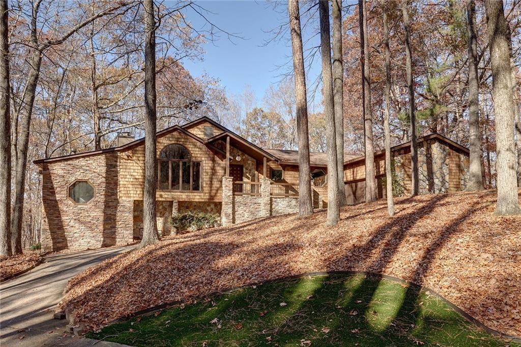 935 Pine Grove Pointe Drive