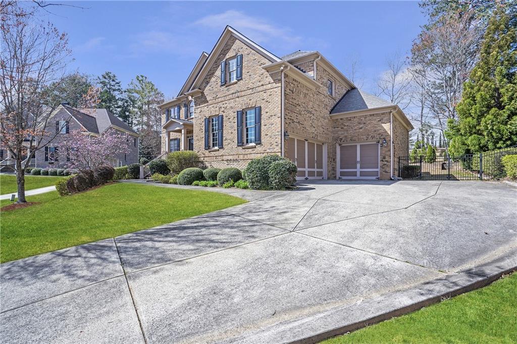 2555 Weddington Ridge NE