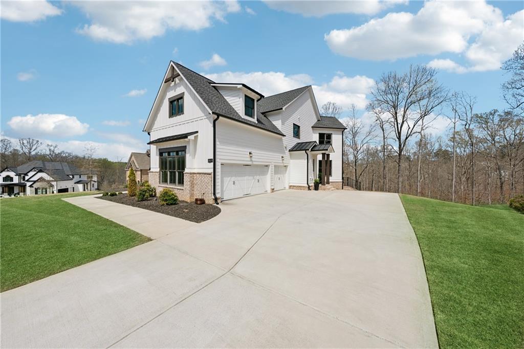 13415 Bishops Court