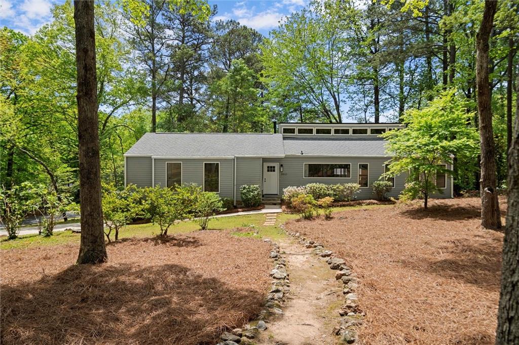 3510 Holliglen Drive