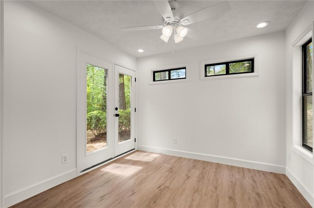 3510 Holliglen Drive
