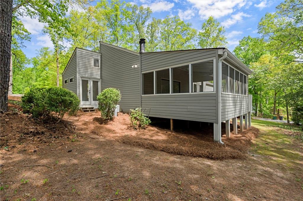 3510 Holliglen Drive