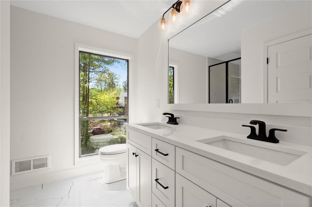 3510 Holliglen Drive