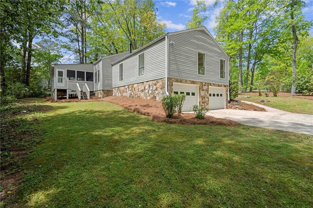 3510 Holliglen Drive
