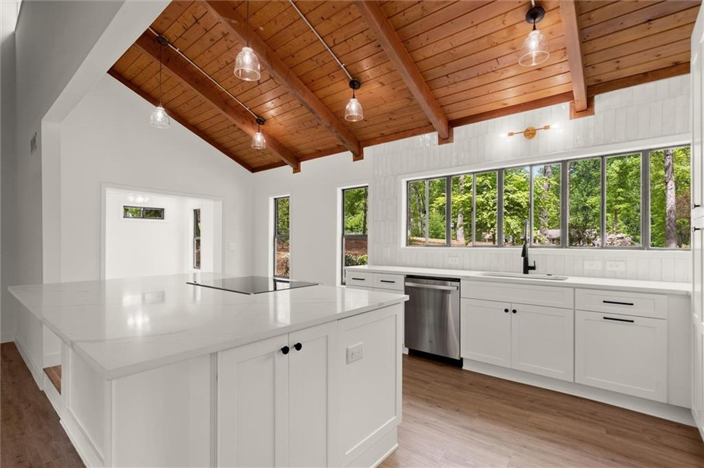 3510 Holliglen Drive