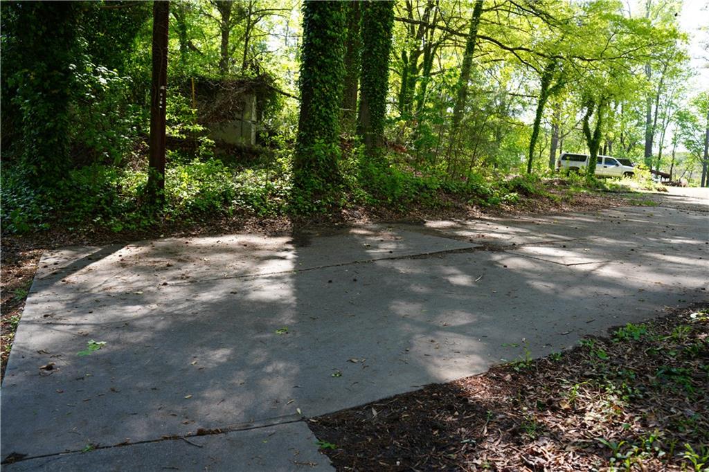 6086 Woodstock Road