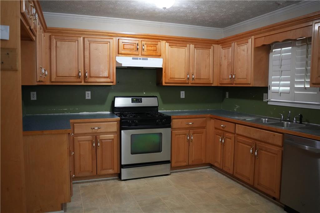 6086 Woodstock Road
