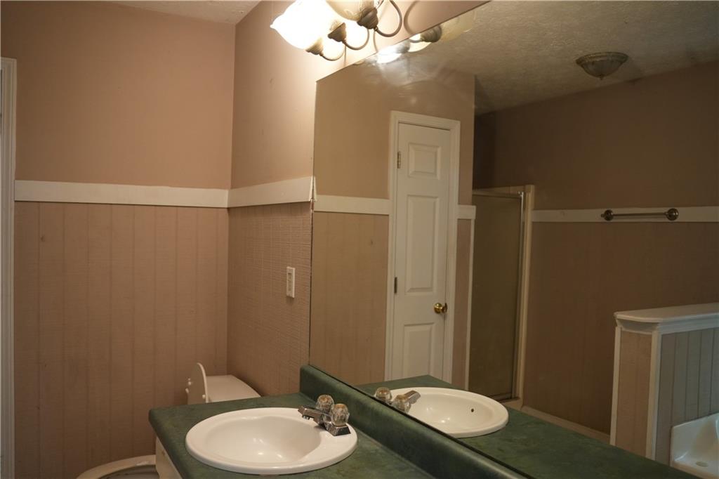 6086 Woodstock Road