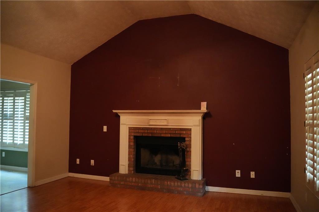 6086 Woodstock Road