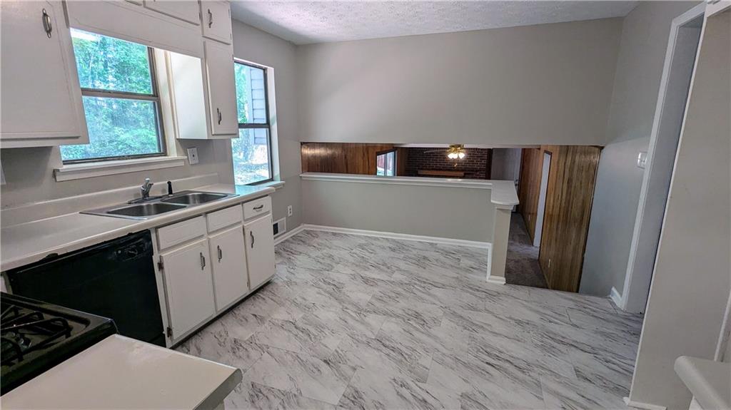 4402 Sebring Walk