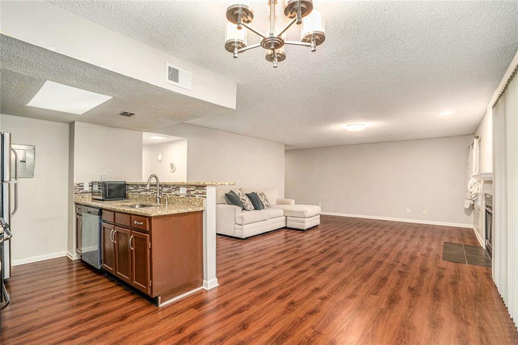 3053 Westwood Way Unit 7