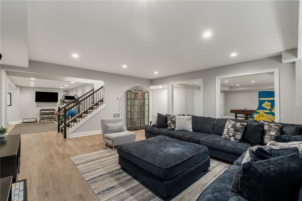 12815 Oak Falls Drive