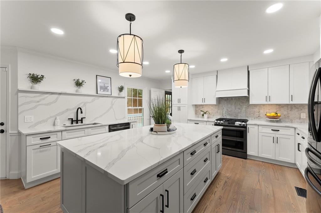 4433 Windsor Oaks Circle