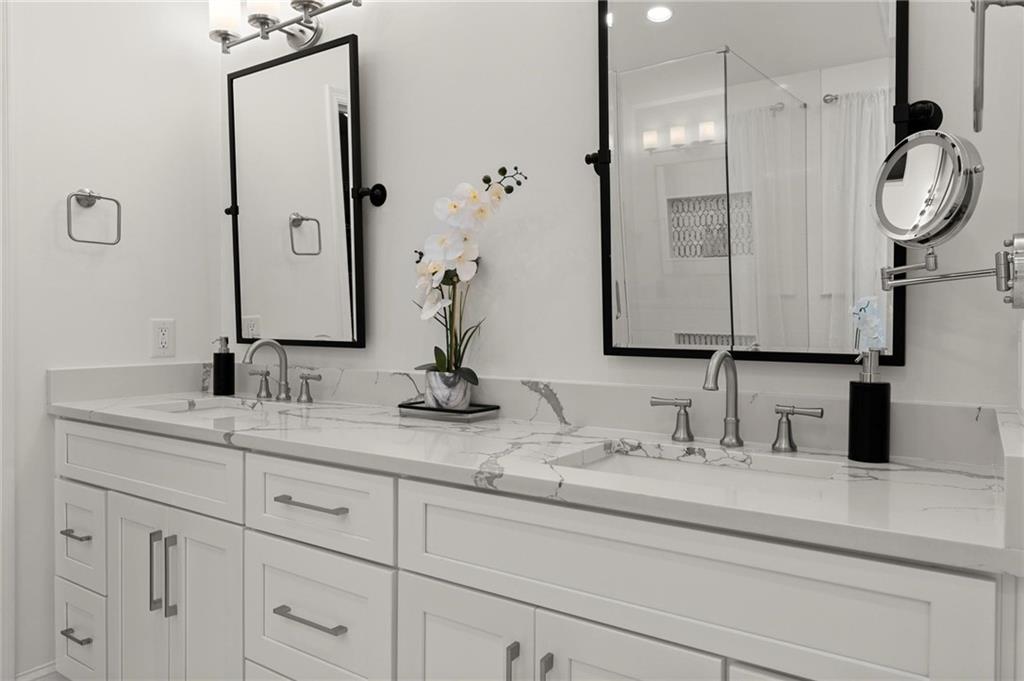 4433 Windsor Oaks Circle