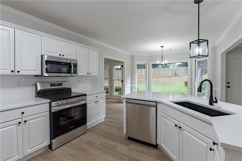 3807 Lance Bluff Court