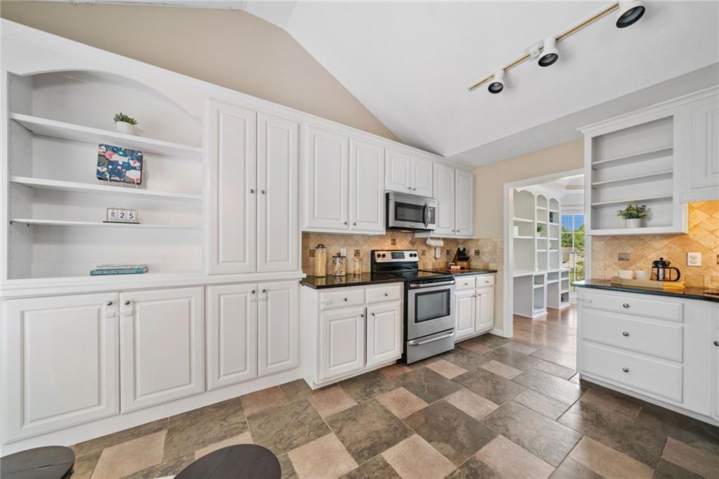 2355 Woodland Hills Drive