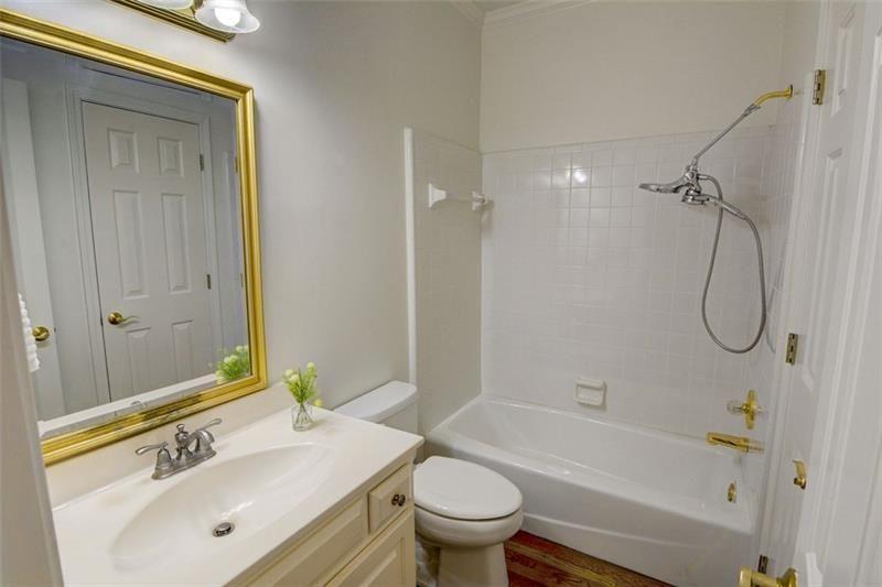 5404 Chaversham Lane