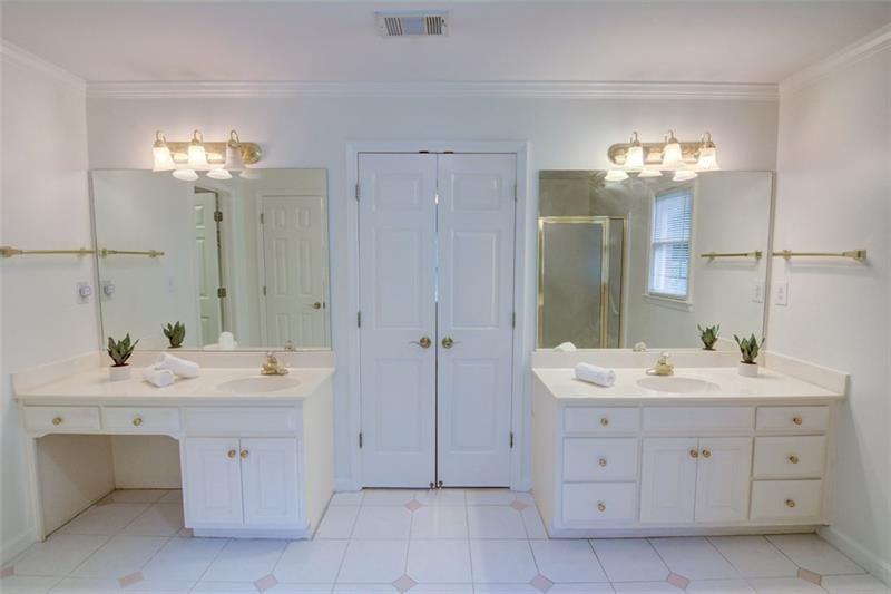 5404 Chaversham Lane