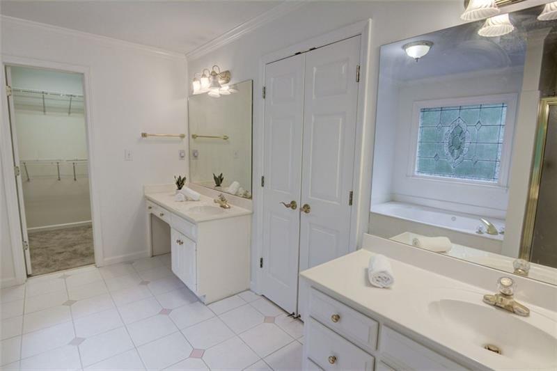 5404 Chaversham Lane