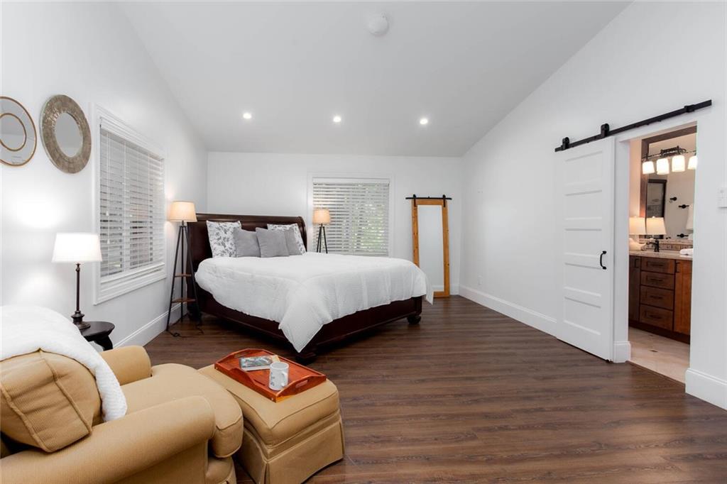 225 Lakeview Circle