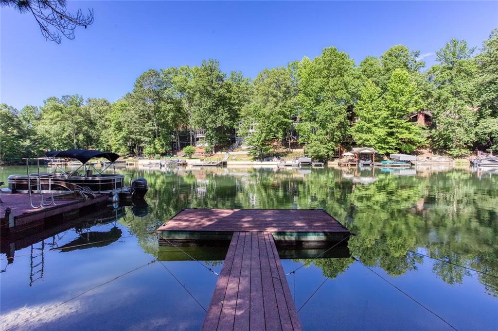 225 Lakeview Circle