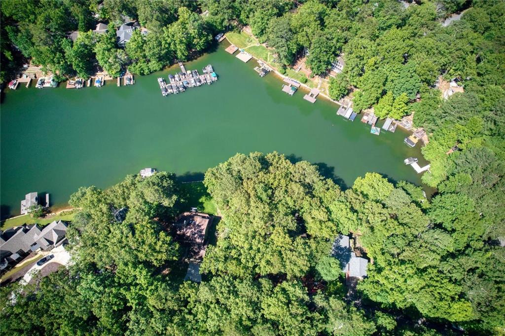 225 Lakeview Circle