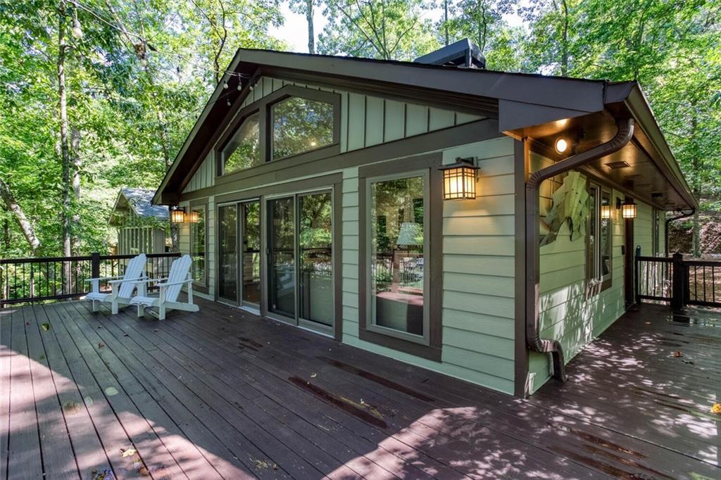 225 Lakeview Circle