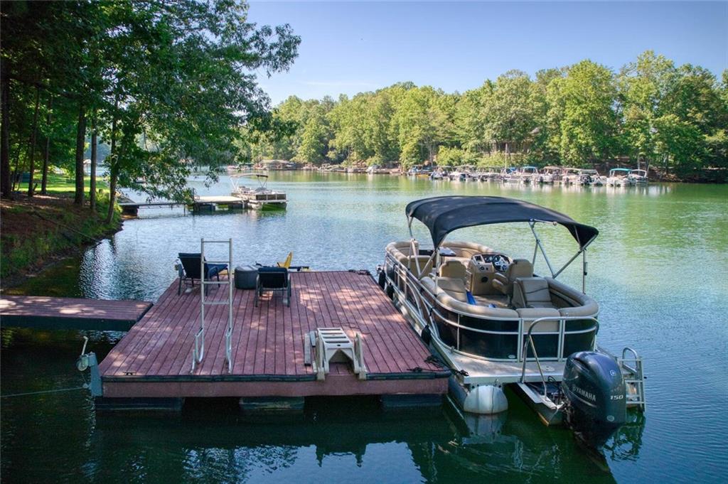 225 Lakeview Circle