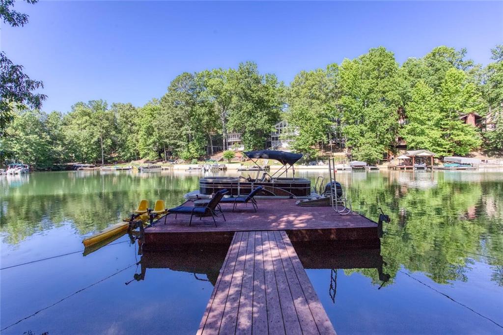 225 Lakeview Circle