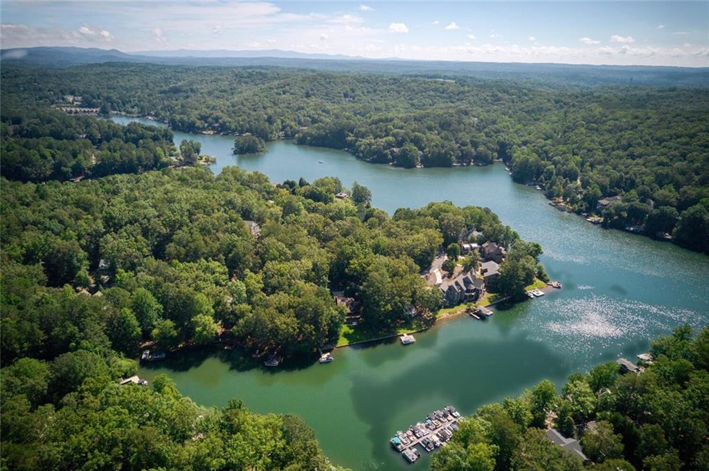 225 Lakeview Circle