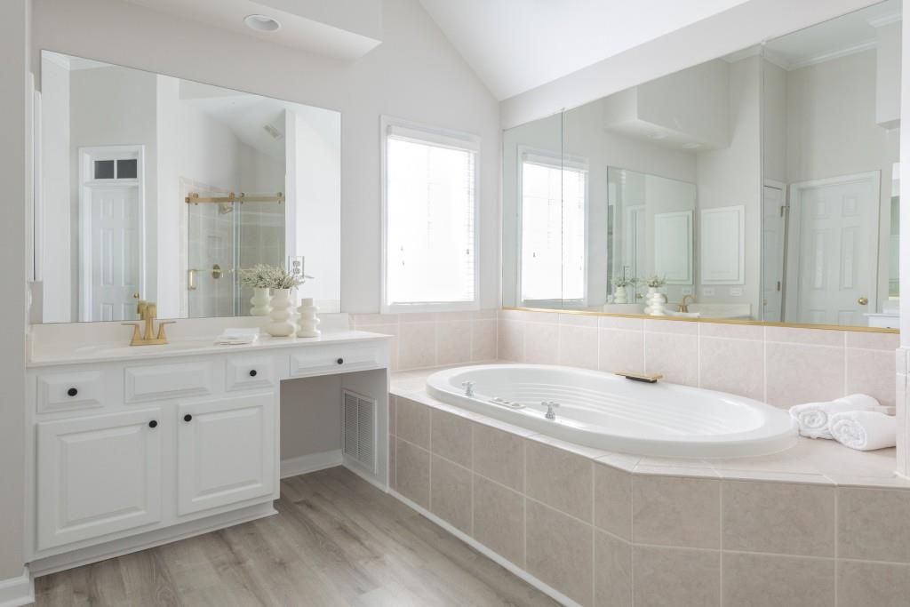 1560 Heritage Trail