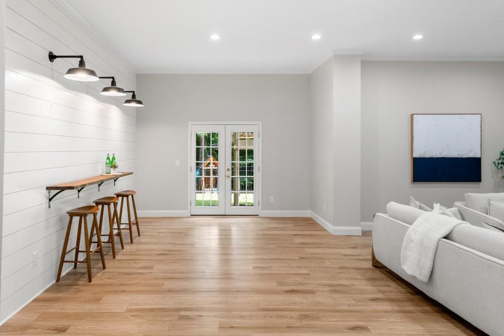 1560 Heritage Trail