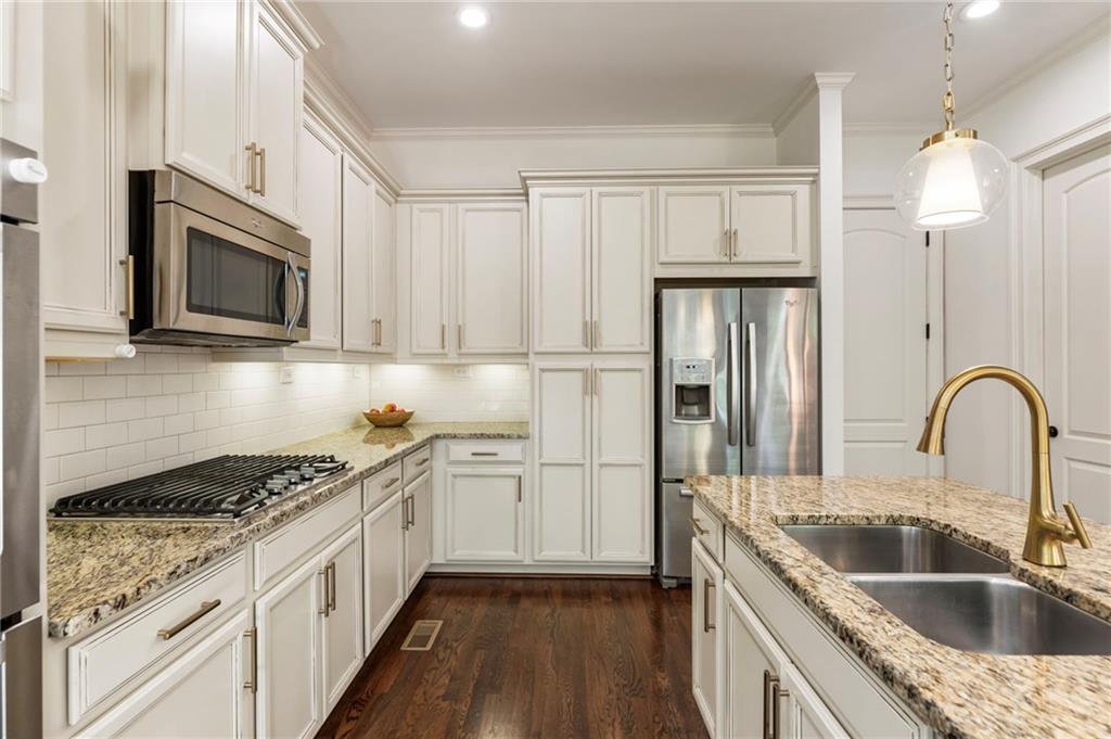 996 Bergeron Place