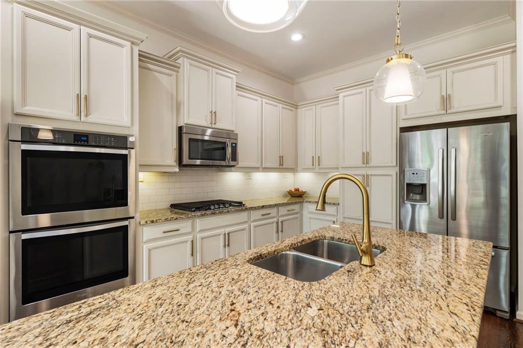 996 Bergeron Place