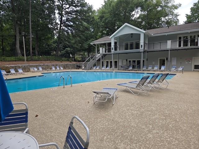 12 WATERFORD Court