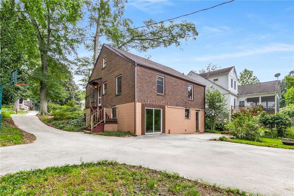 135 Shadowmoor Drive