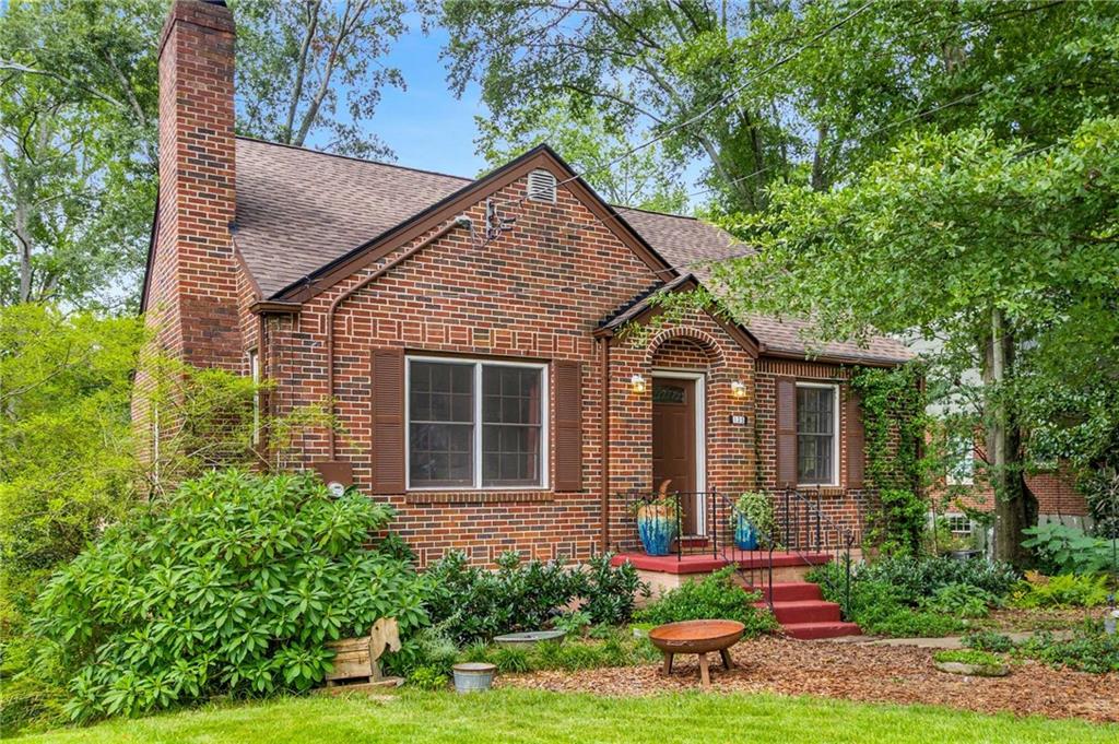 135 Shadowmoor Drive