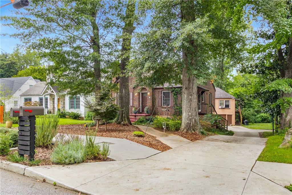 135 Shadowmoor Drive
