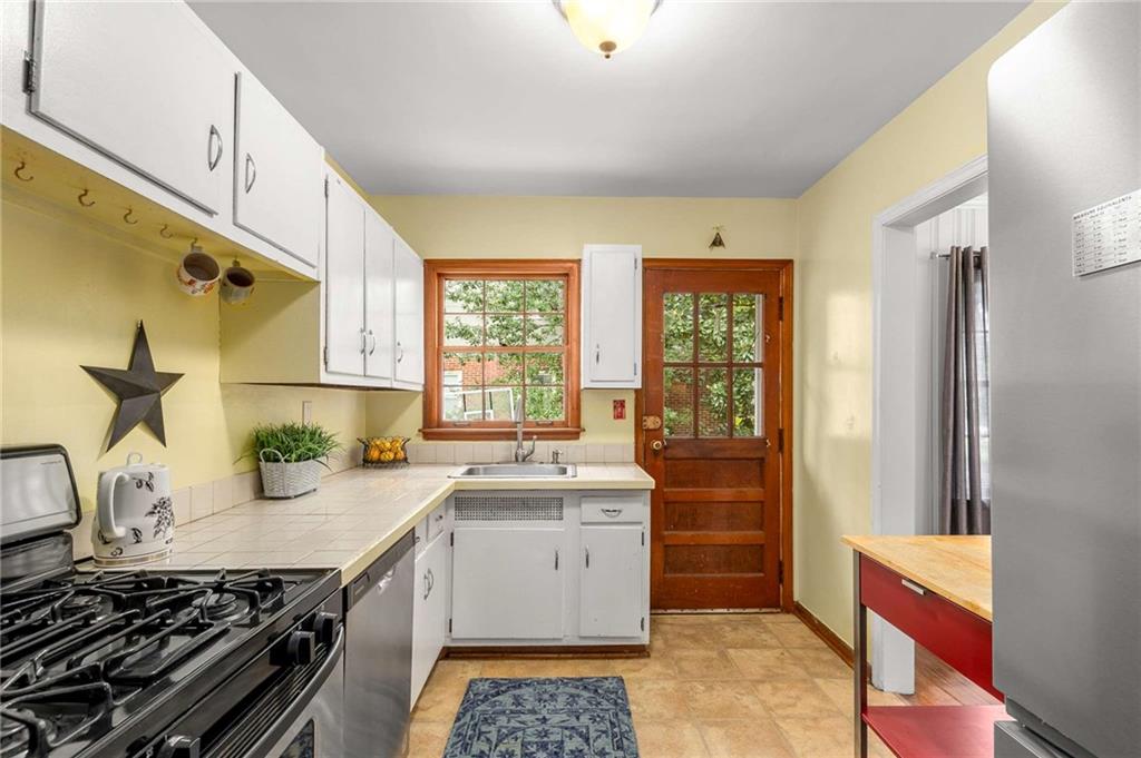 135 Shadowmoor Drive