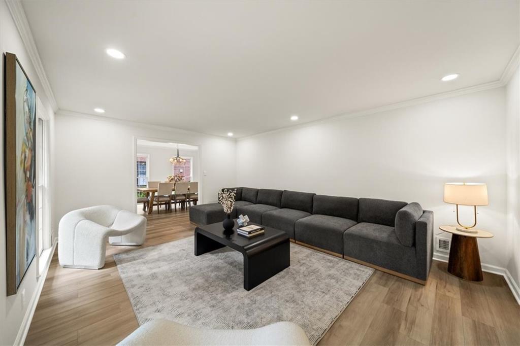 761 Lynn Circle SW