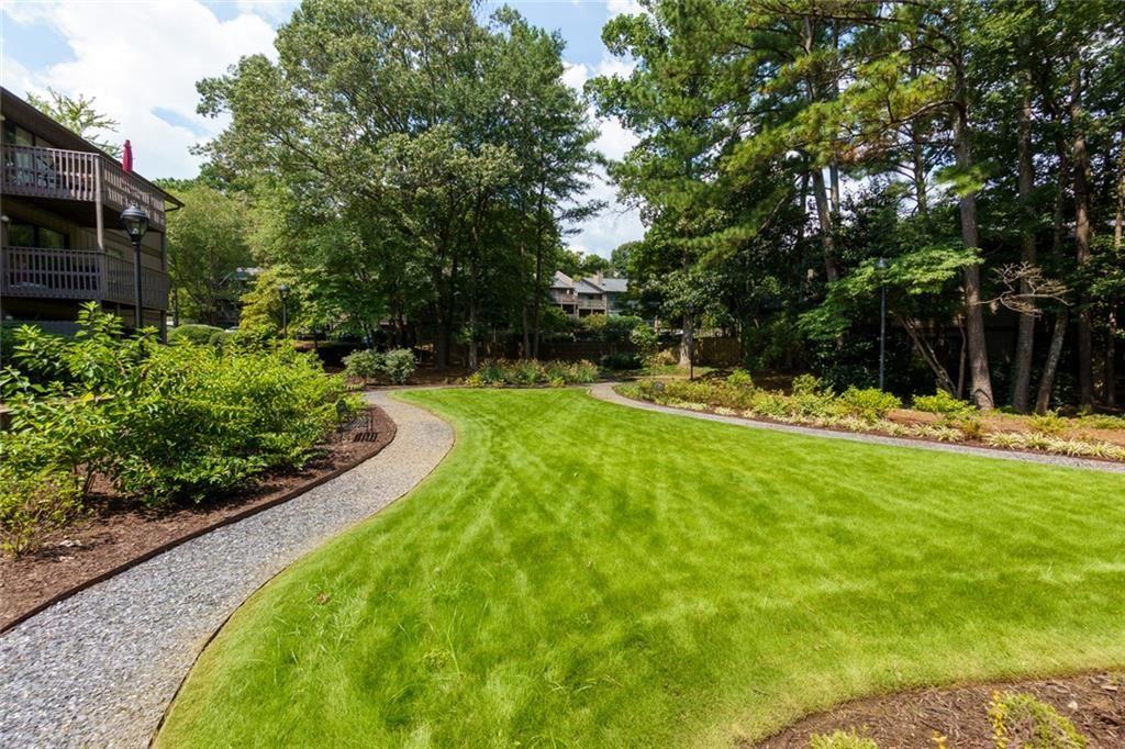 202 Smokerise Circle SE