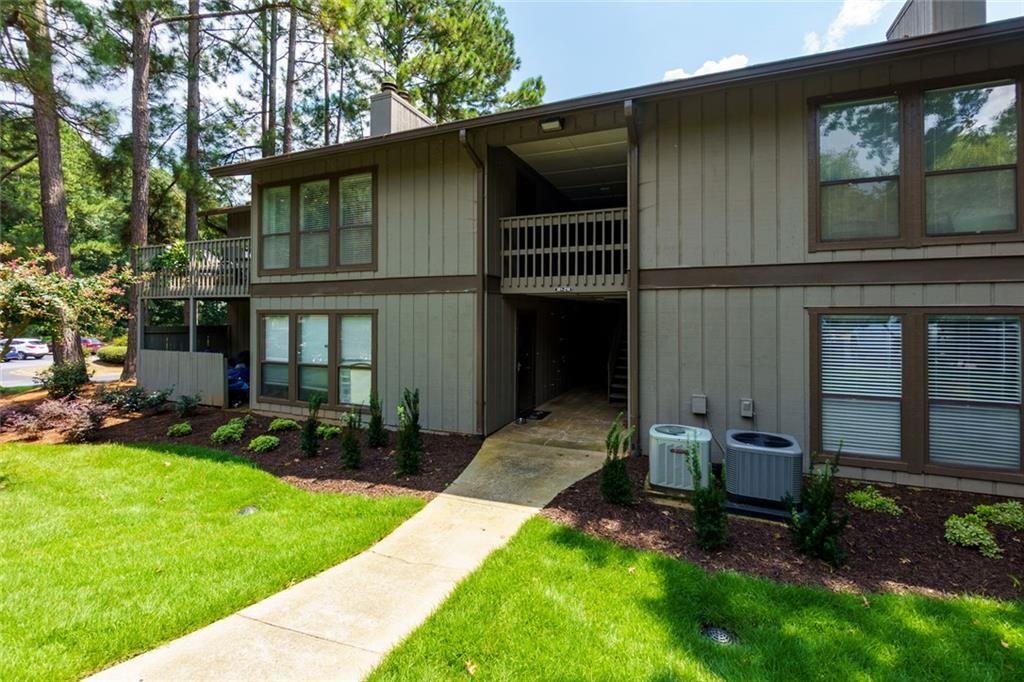 202 Smokerise Circle SE