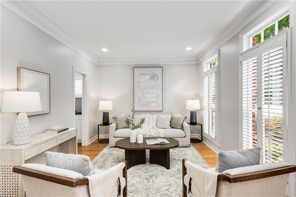5705 Whitehall Walk
