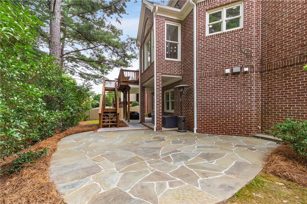 5705 Whitehall Walk