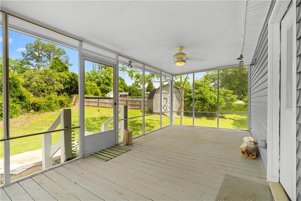 1903 Lochlomand Lane SE