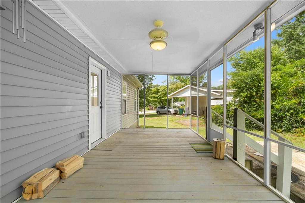 1903 Lochlomand Lane SE