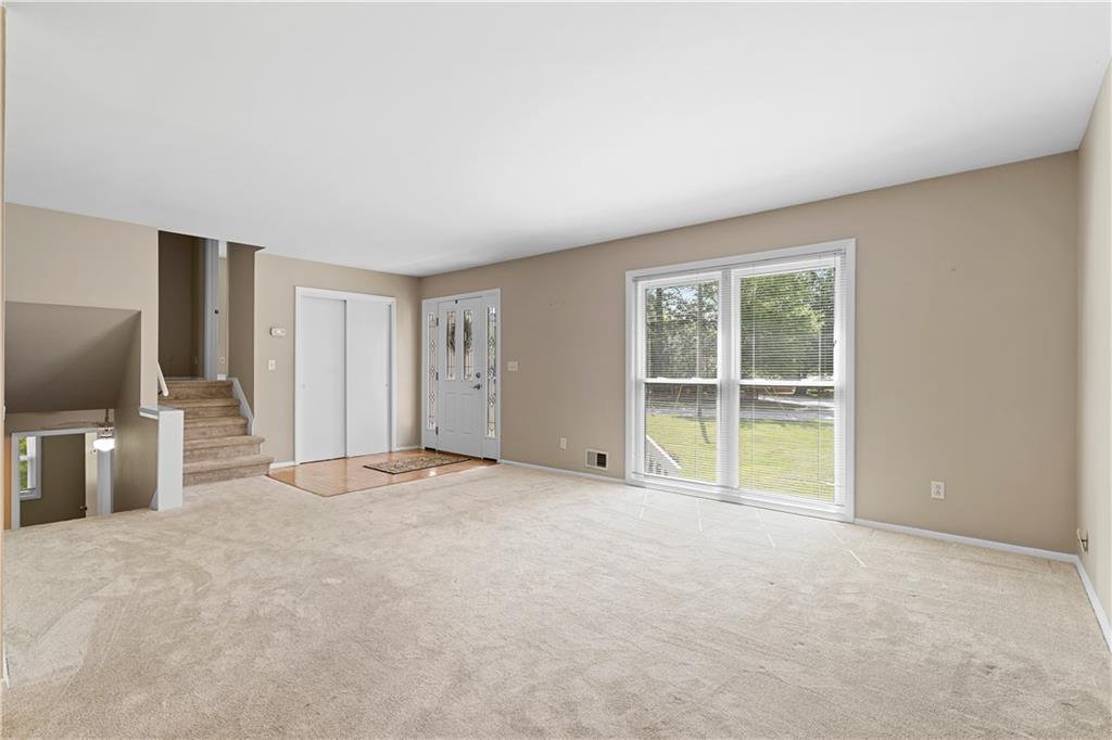 1903 Lochlomand Lane SE